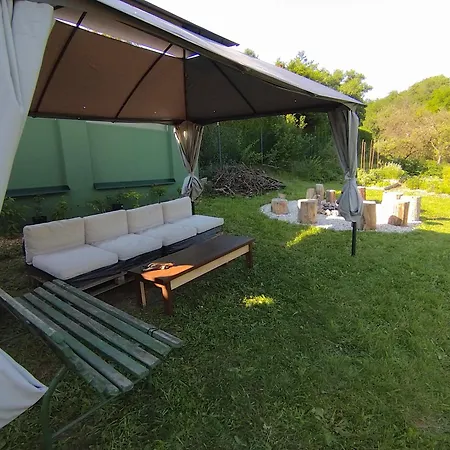 Glamp Petr *